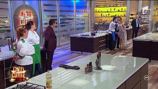 Surprizele se țin lanț la &rdquo;Chefi la Cuțite. Gina Pistol: &rdquo;M-ați păcălit și de data asta&rdquo;
