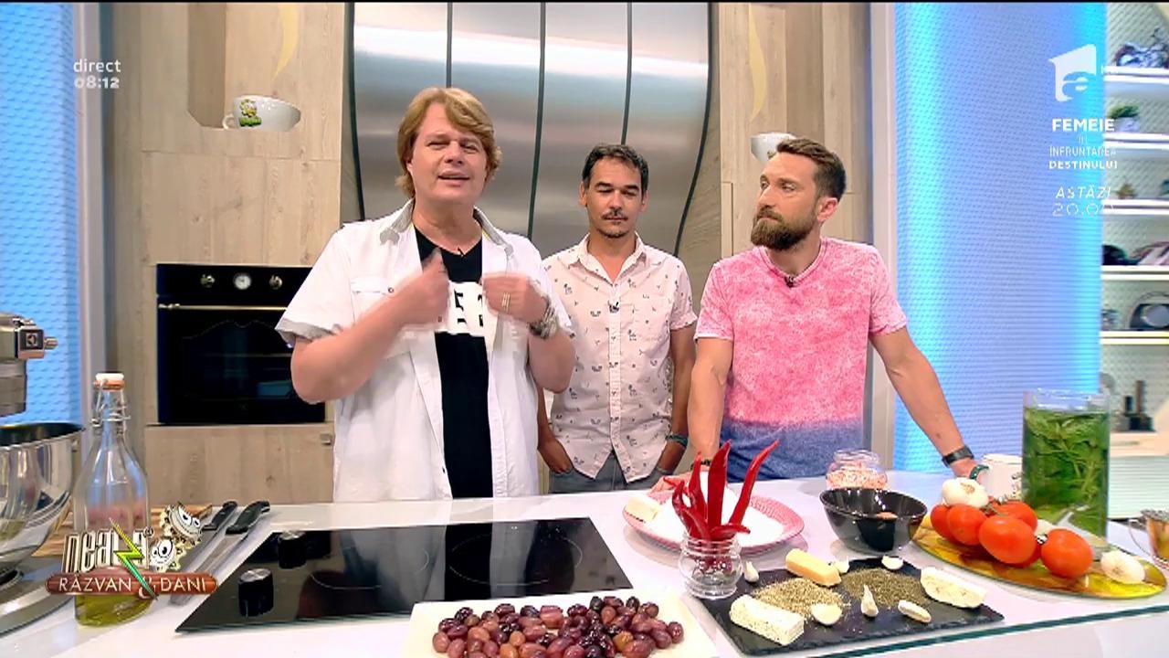 Reţetă lui Vlăduţ - Plăcinte siciliene cu br&acirc;nză și măsline