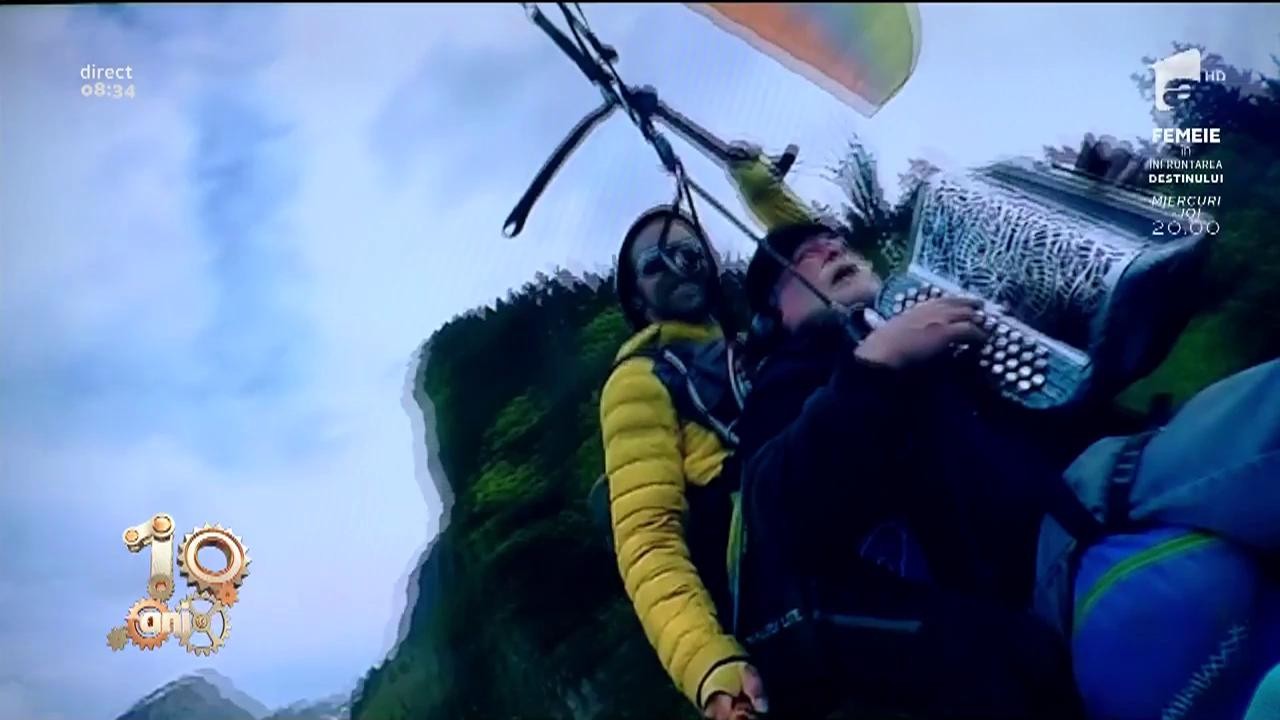 Smiley News. Cum se distrează francezii după ce au c&acirc;știgat Campionatul Mondial de Fotbal