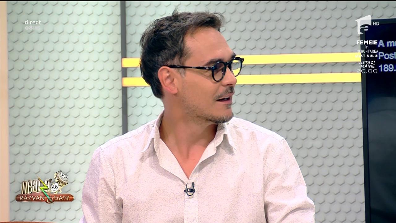 Smiley News! Cum măn&acirc;nci ciocolată fără să se observe că a fost &icirc;ncepută