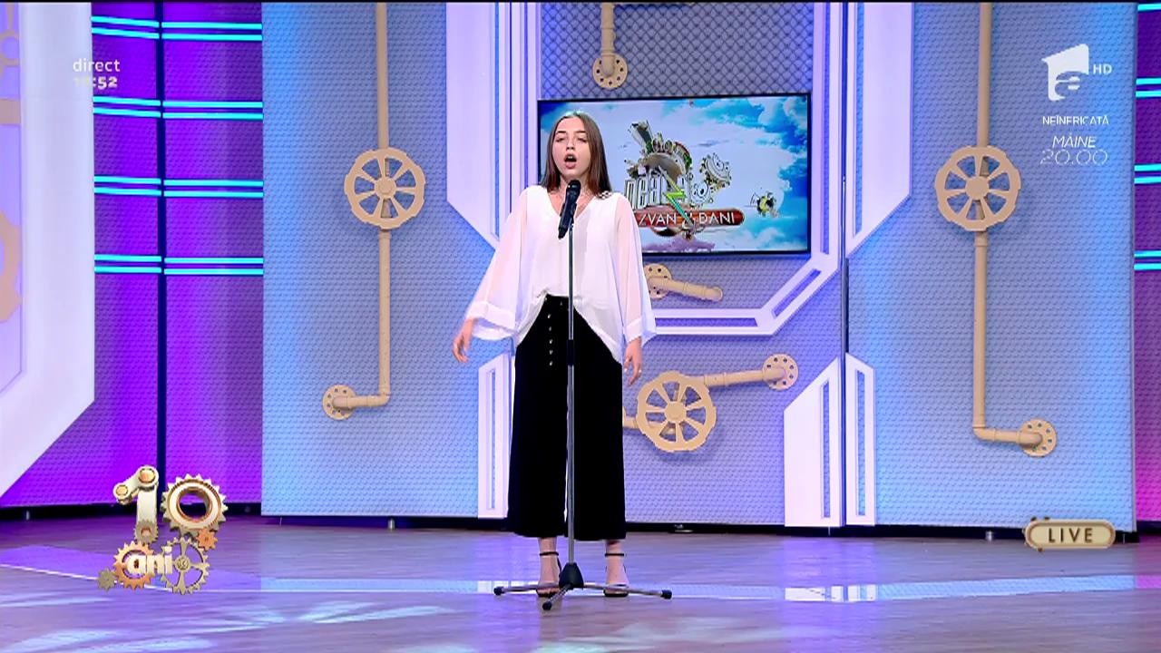 Ana-Maria Godoroja c&acirc;ntă live, la Neatza, melodia &bdquo;I could have danced all night&rdquo;