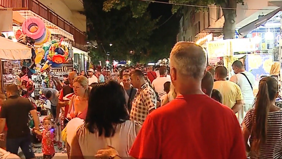 sta-iunea-eforie-nord-ncepe-s-semene-cu-un-mare-bazar-turcesc