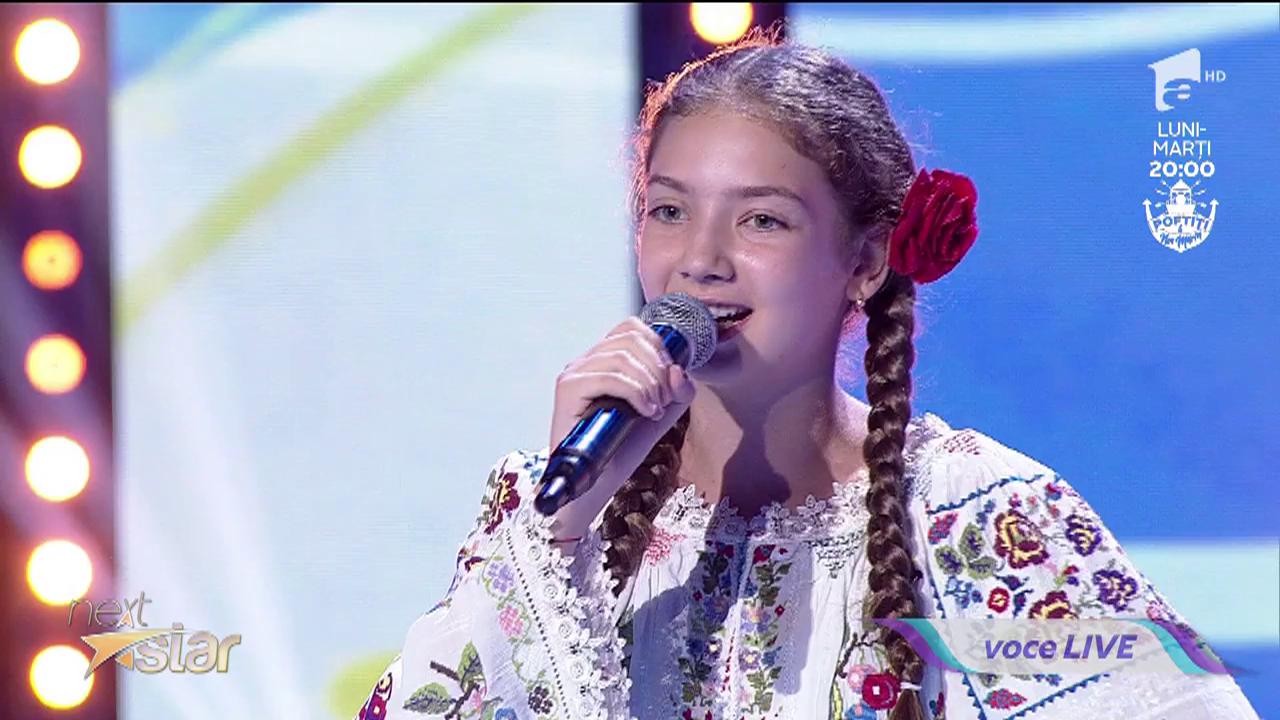 Joc și voie bună la Next Star! Roxana Pațanghel cântă o piesă din folclorul românesc
