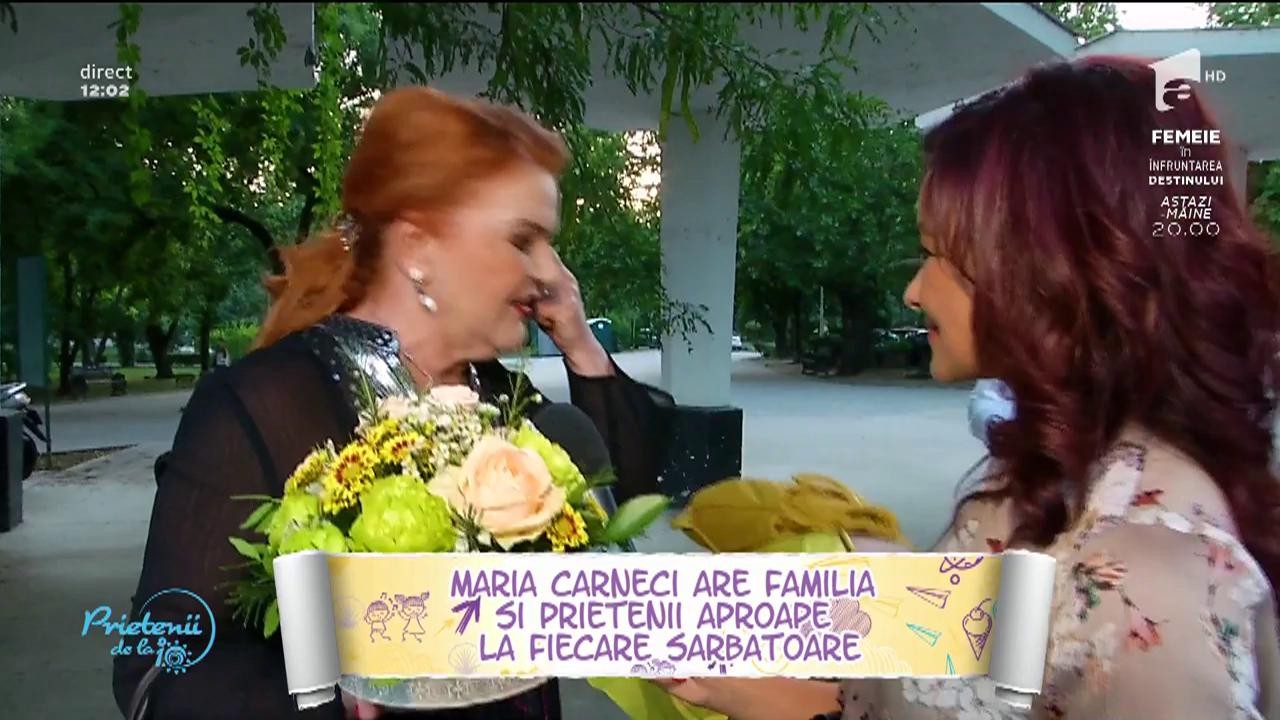 Maria Cârneci, cu familia în zi onomastică