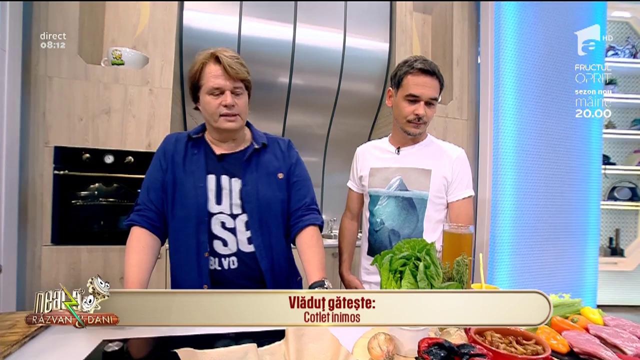 Reţeta zilei! Vlăduț gătește Cotlet inimos - Cotlet de porc cu garnitură delicioasă de orz