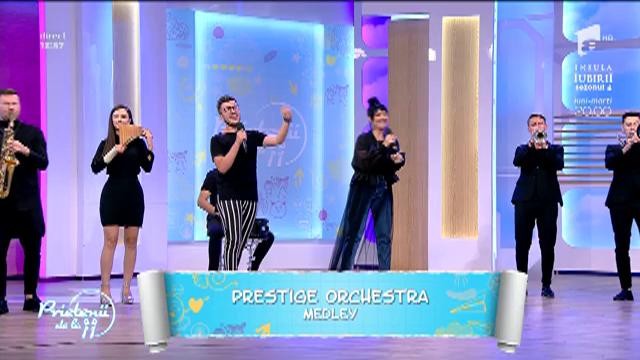 Prestige Orchestra au cântat un colaj de piese