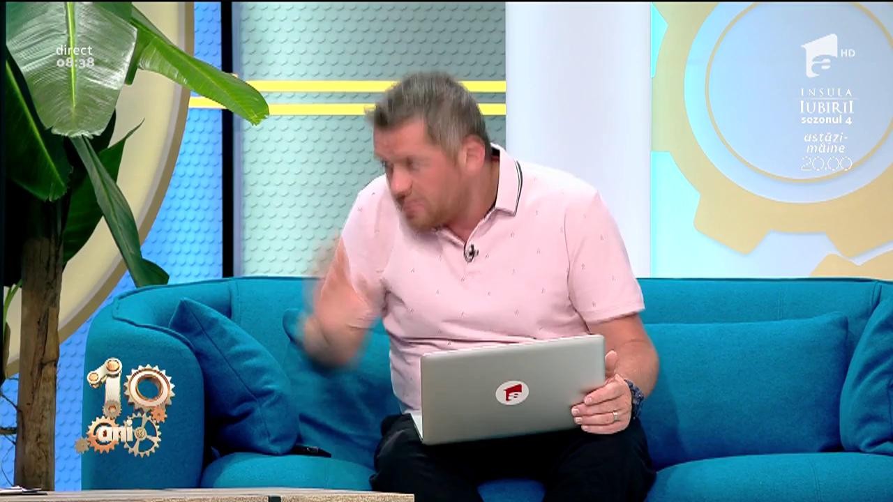 Smiley News! Cum să scoți c&acirc;rligul de pescuit, din gura unui pește, cu patentul