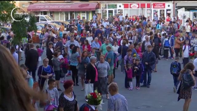 Aproape 3 milioane de copii &icirc;ncep grădiniţa sau şcoala!