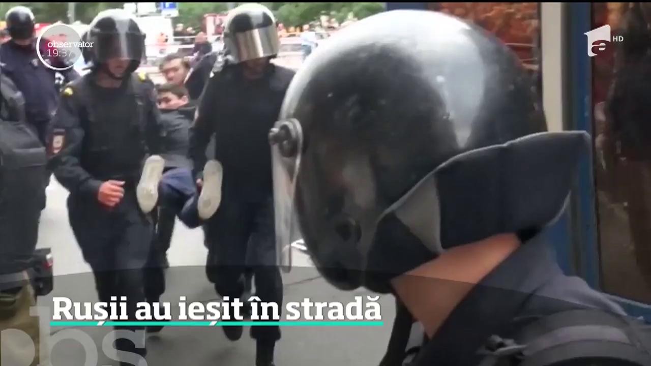 Proteste violente, &icirc;n marile oraşe din Rusia