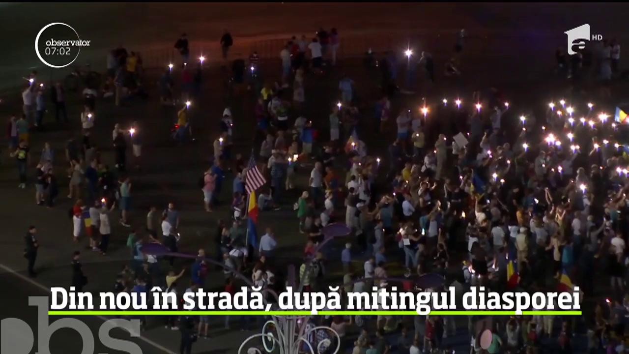 La fix o lună de la protestul diasporei, aproximativ o mie de oameni au ieşit, din nou &icirc;n Piaţa Victoriei din Capitală