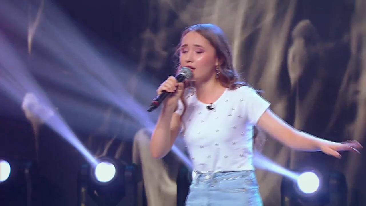 Miley Cyrus - "Wrecking Ball". Vezi cum cântă Valentina Oleinic, pe scena X Factor