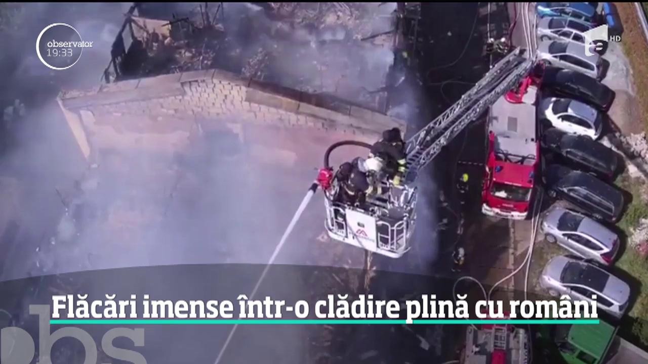Un incendiu puternic a cuprins o clădire din Cehia, locuită şi de rom&acirc;ni