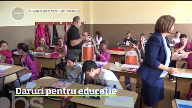 Educaţia poate fi salvată de oamenii cu suflet mare. Aşa s-a &icirc;nt&acirc;mplat şi &icirc;n cazul unor copii din Hunedoara, care au primit daruri la &icirc;nceputul anului şcolar!