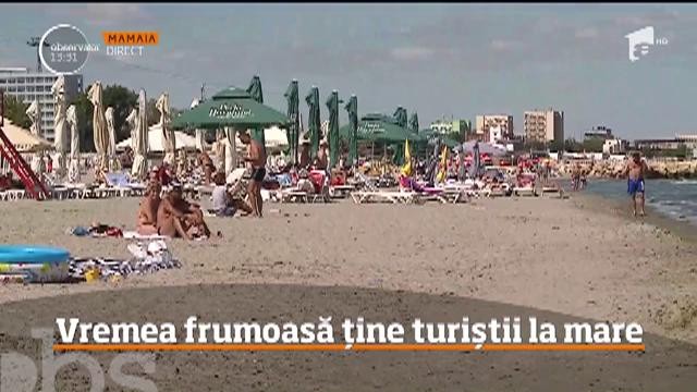 Vremea frumoasă ţine litoralul plin chiar şi la o săptăm&acirc;nă după &icirc;nceperea şcolilor