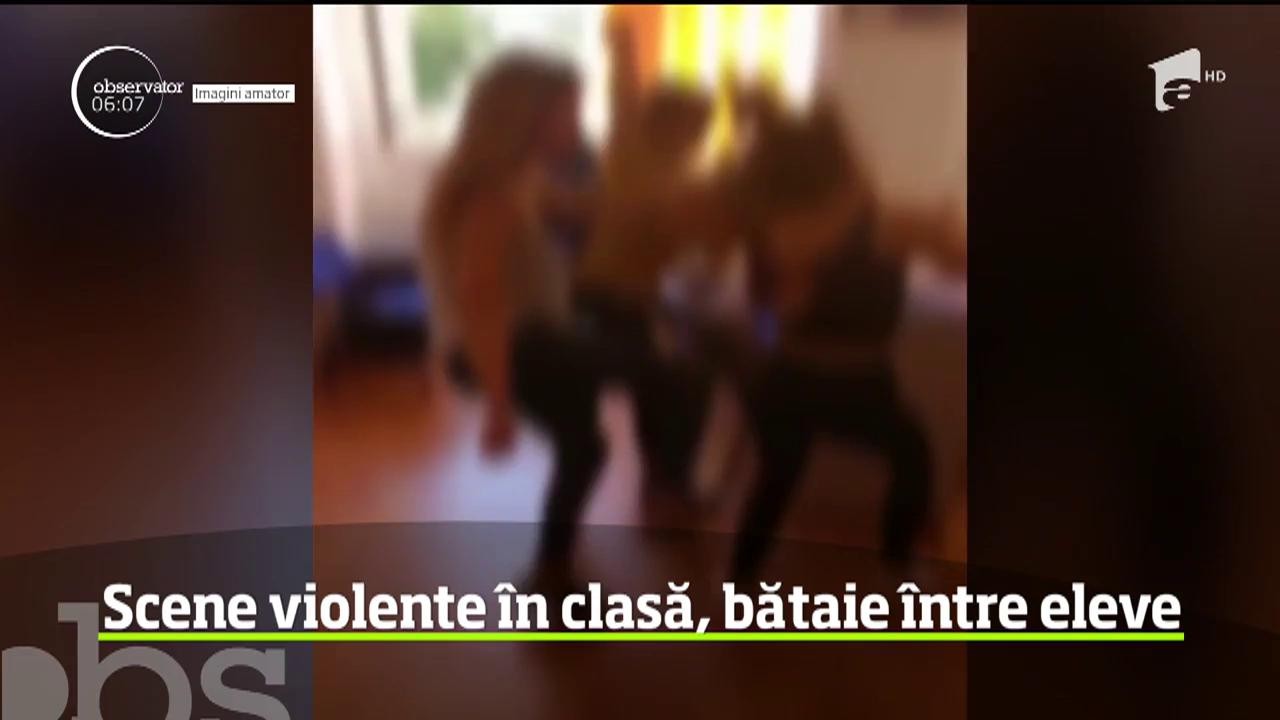 Scene violente &icirc;ntr-o şcoală din judeţul Bacău. Două eleve s-au bătut cu pumnii şi picioarele, chiar &icirc;n sala de clasă