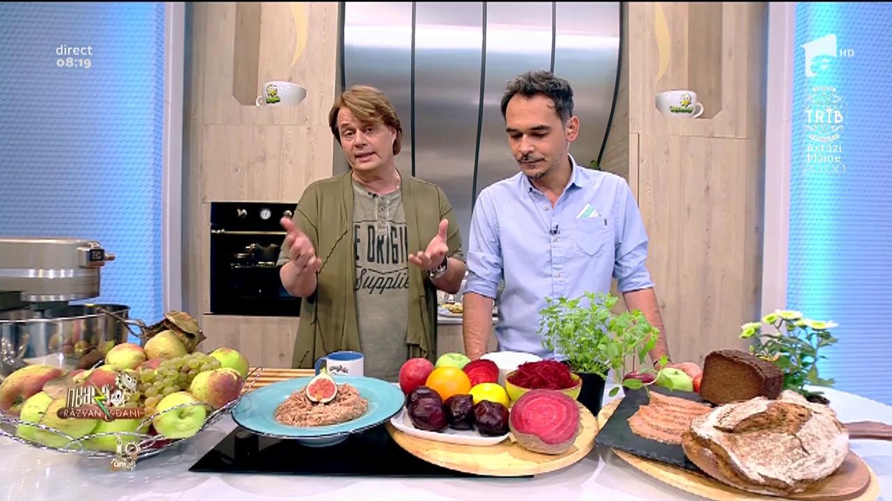 O rețetă extrem de sănătoasă. Salată &rdquo;Sfecla veselă&rdquo;, cu sfeclă roșie crudă și gătită, servită cu somon și ton