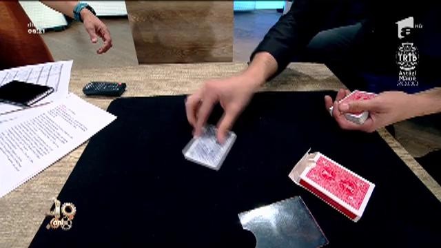 Magicianul Johannes, trucuri incredibile cu cărțile de joc