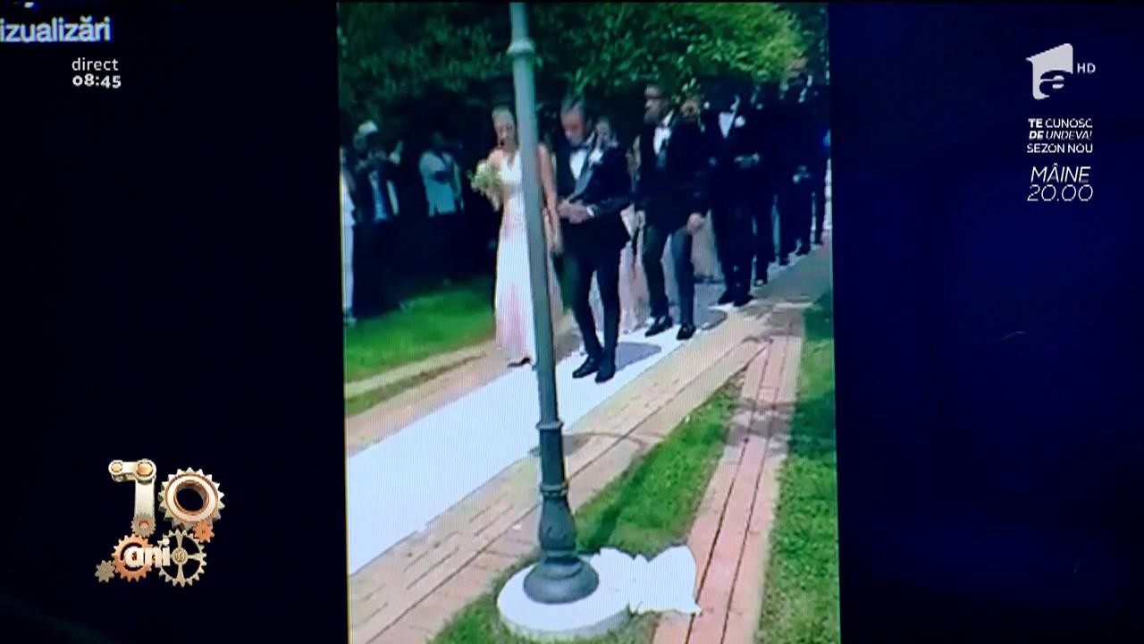 Smiley News! &Icirc;n pași de dans, cu mireasa la braț