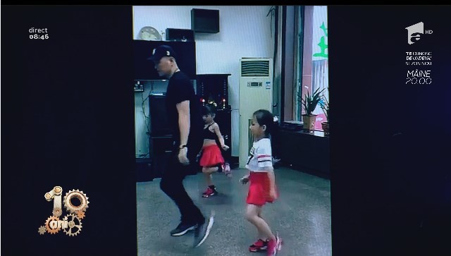 Smiley News! Dansul fetițelor. Se descurcă perfect