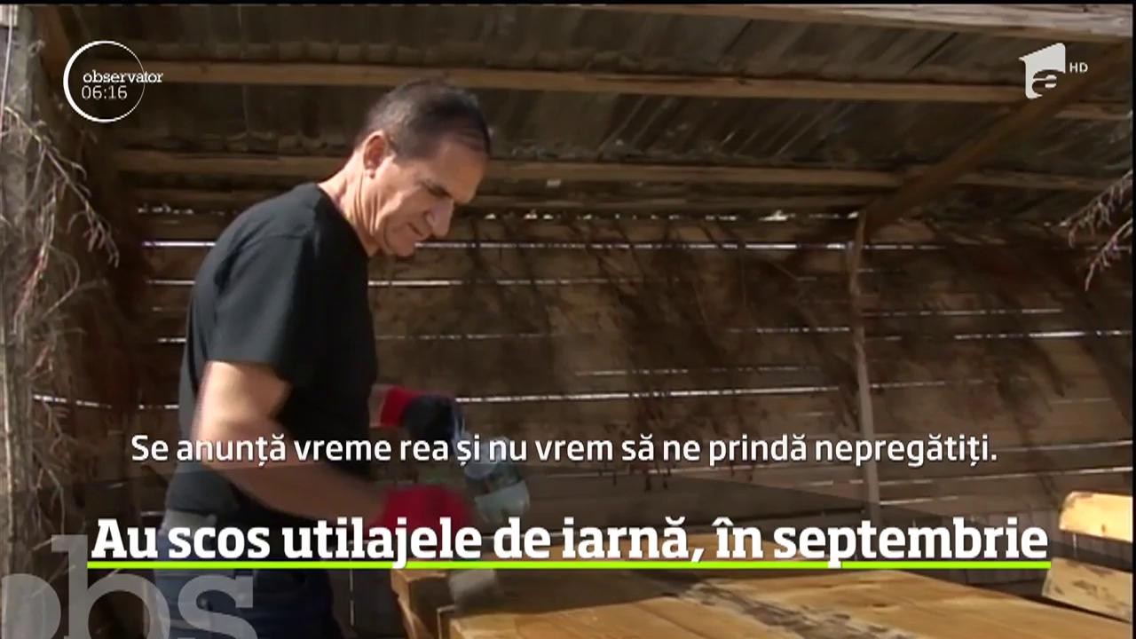 &Icirc;n aşteptarea valului polar, autorităţile au scos utilajele de deszăpezire