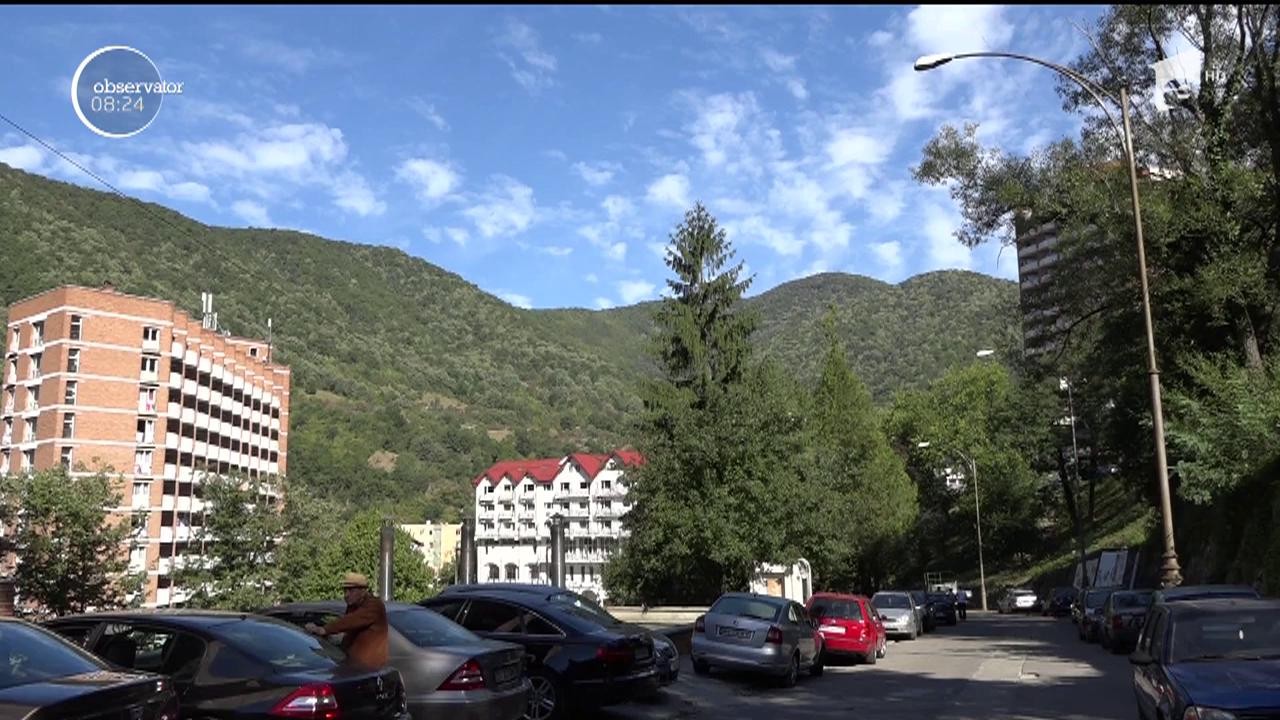 Br&acirc;nduşele de toamnă ,,s-au dat &icirc;n spectacol'' la Băile Herculane