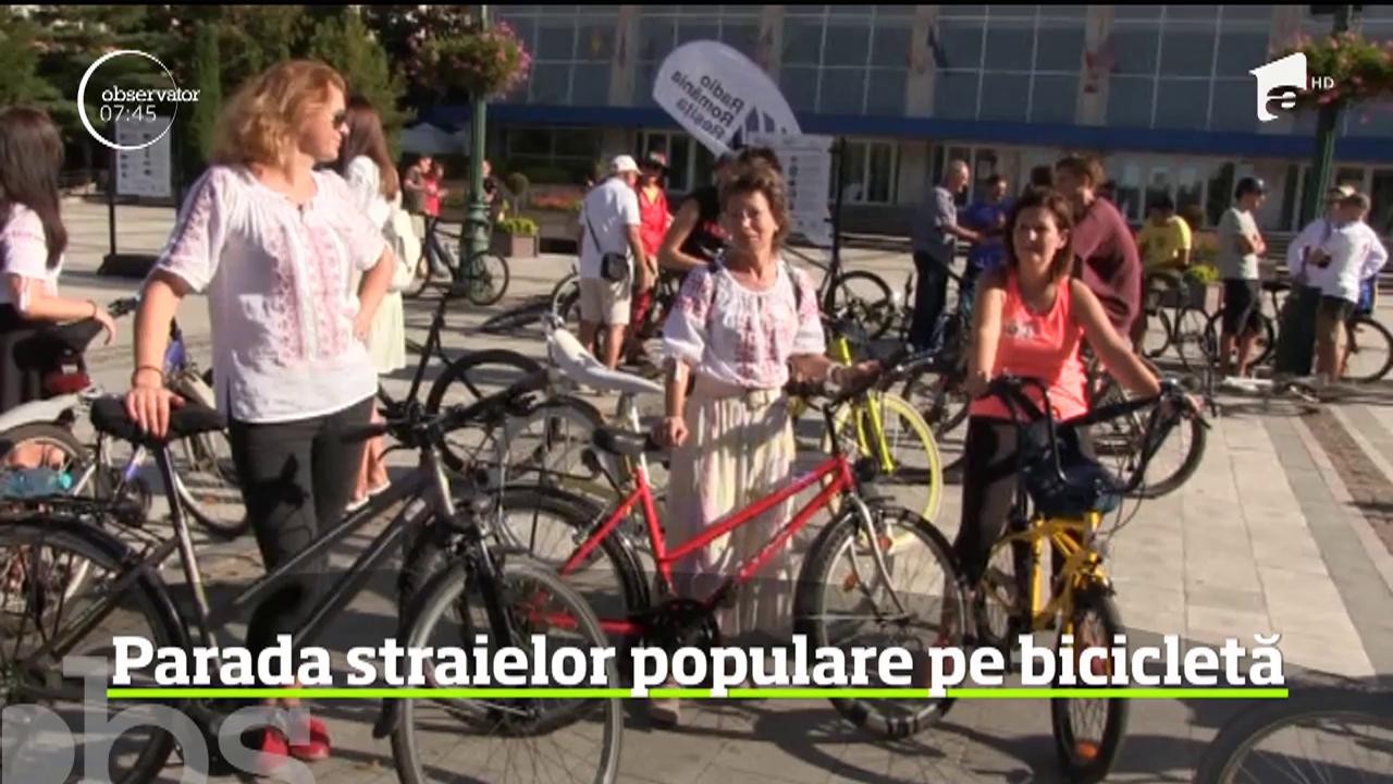 Portul tradiţional rom&acirc;nesc a fost vedeta Skirt Bike, la Reşiţa