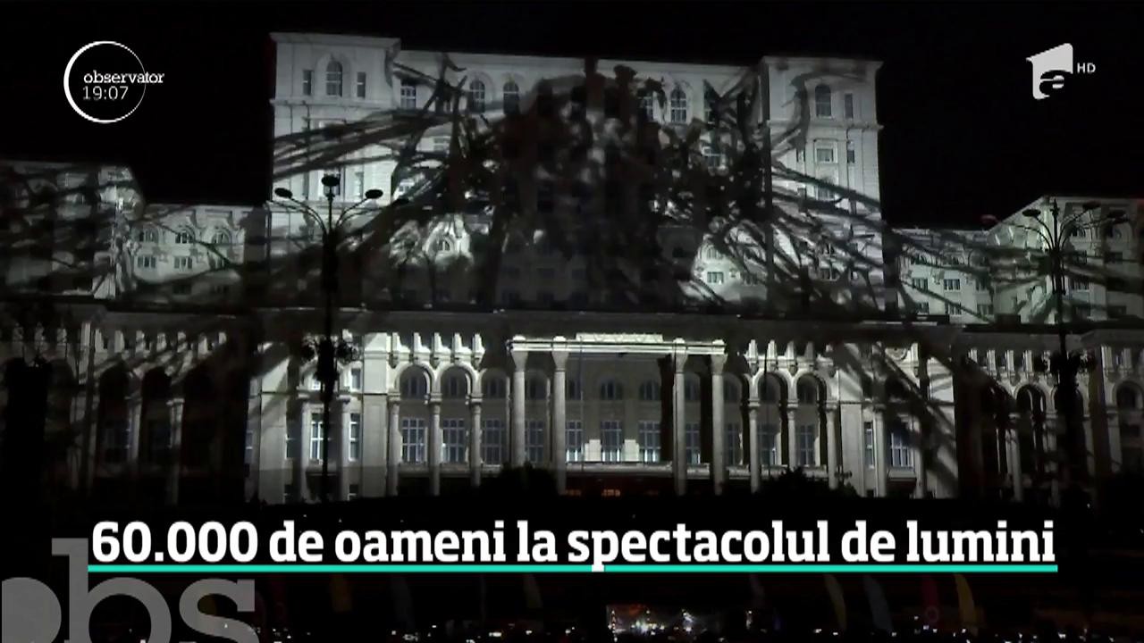 Proiecții fascinante pe Casa Poporului