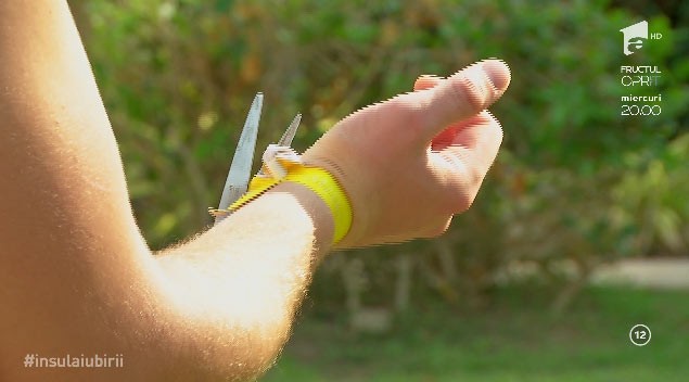 Iulian renuntă oficial la iubita lui, și-a tăiat brățara care reprezintă legătura dintre el și Marinela: &rdquo;Nu vreau să o păstrez!&rdquo;