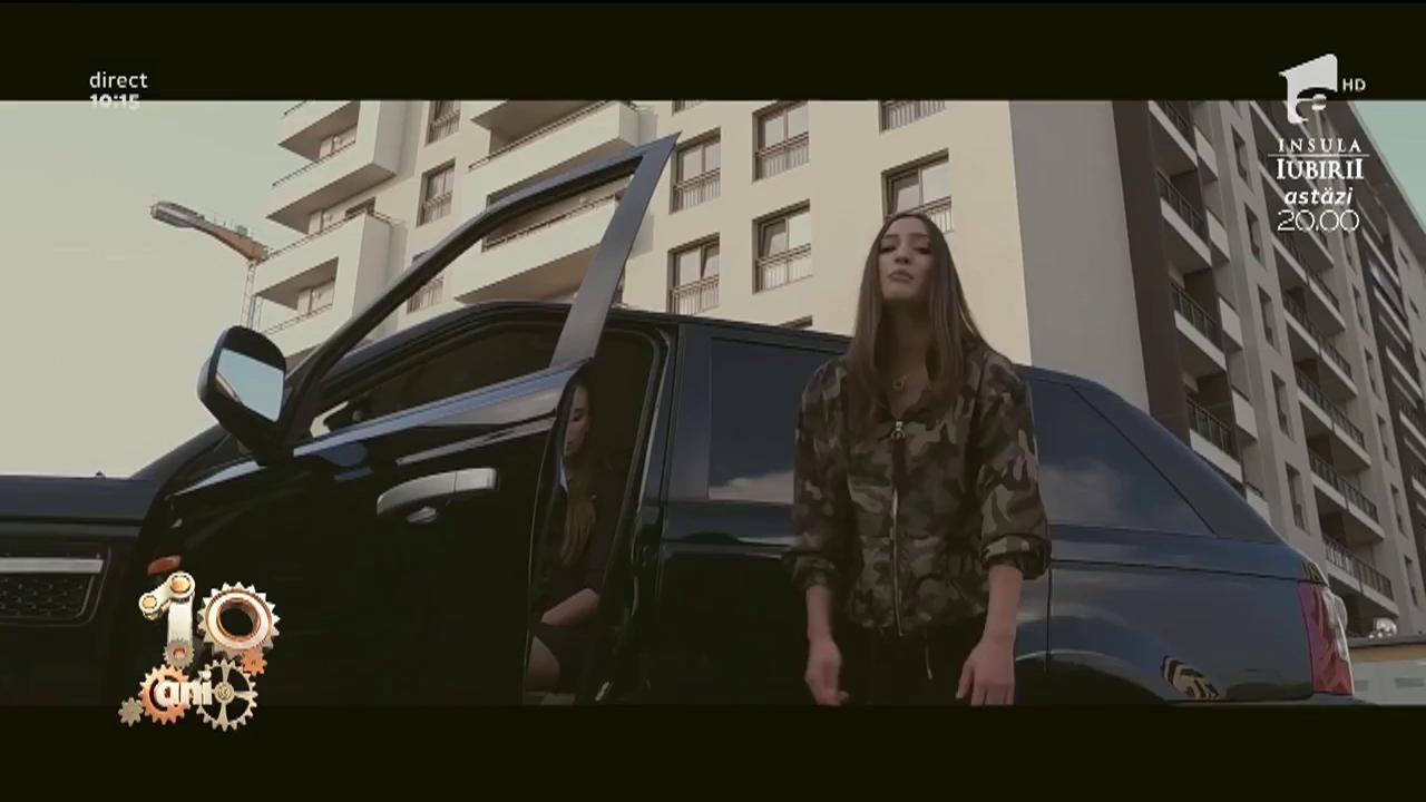 Deniz c&acirc;ntă, la Neatza, melodia "Bine mamă"