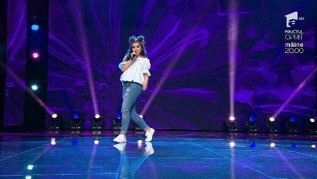 Meghan Trainor - "All about that bass". Vezi cum cântă Ioana Bulgaru, la X Factor!