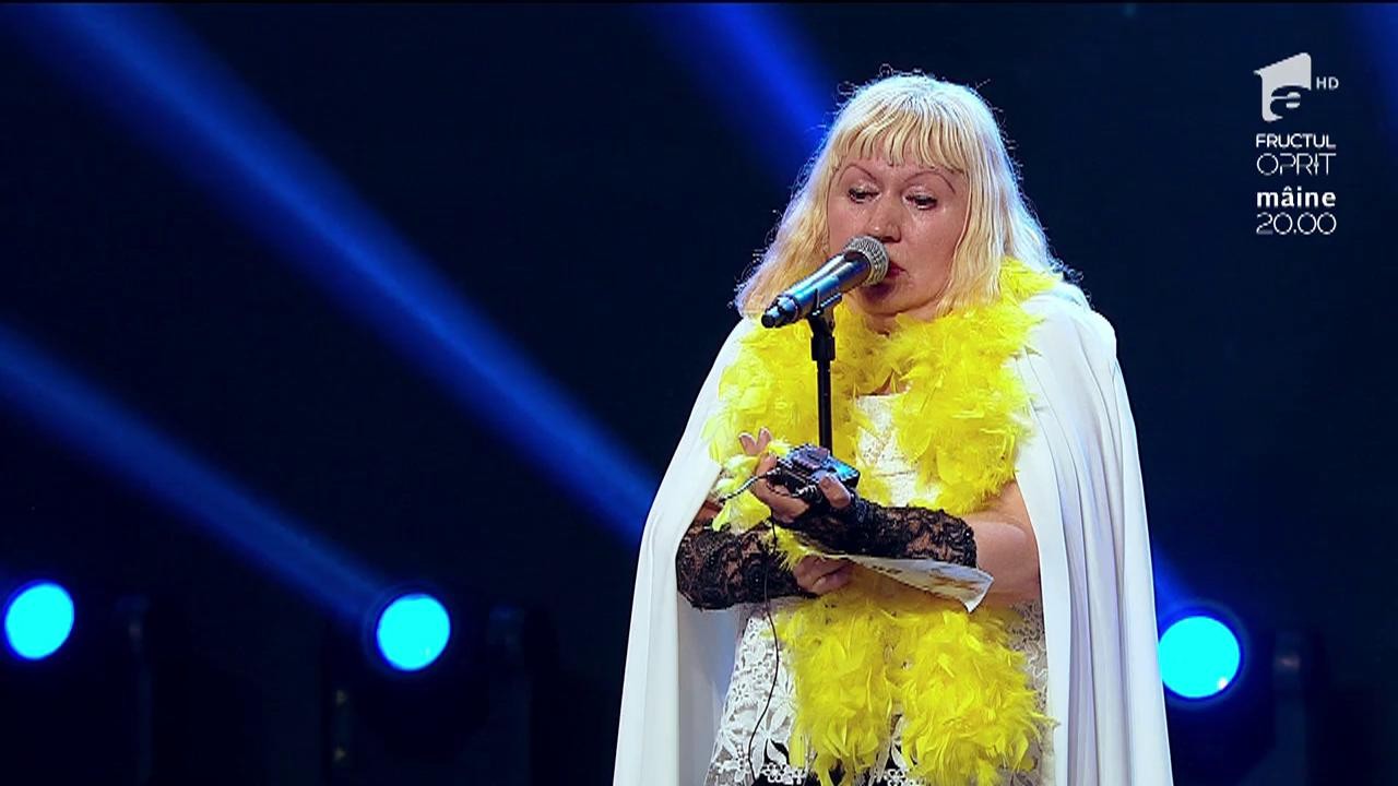 Râzi în hohote! Gabriela Garlonta, compoziție proprie. Vezi interpretarea concurentei, la X Factor!