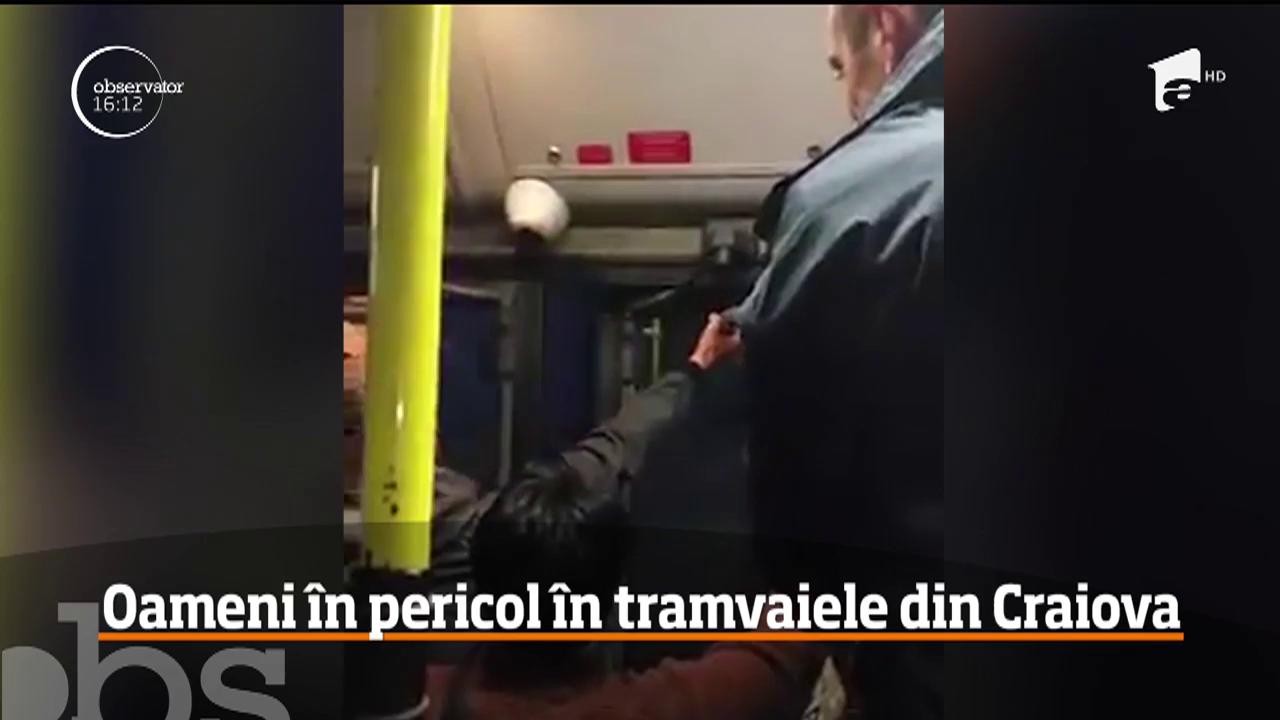 Oameni &icirc;n pericol &icirc;n tramvaiele din Craiova