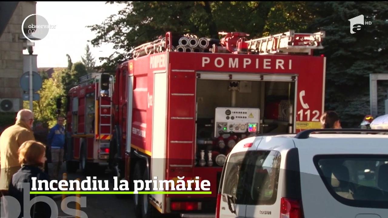 Au fost momente de panică la Primăria Baia Mare, după ce un incendiu a izbucnit &icirc;n timpul programului de lucru