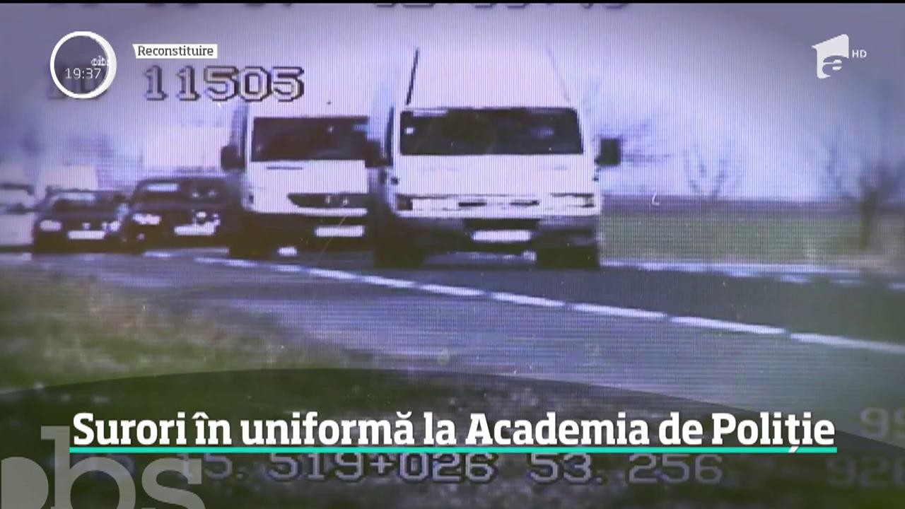 600 de studenţi au depus jurăm&acirc;ntul la Academia de Poliţie. Viitori poliţişti, jandarmi sau agenţi de circulaţie au bătut pas de defilare pentru prima oară &icirc;ntr-o ceremonie oficială