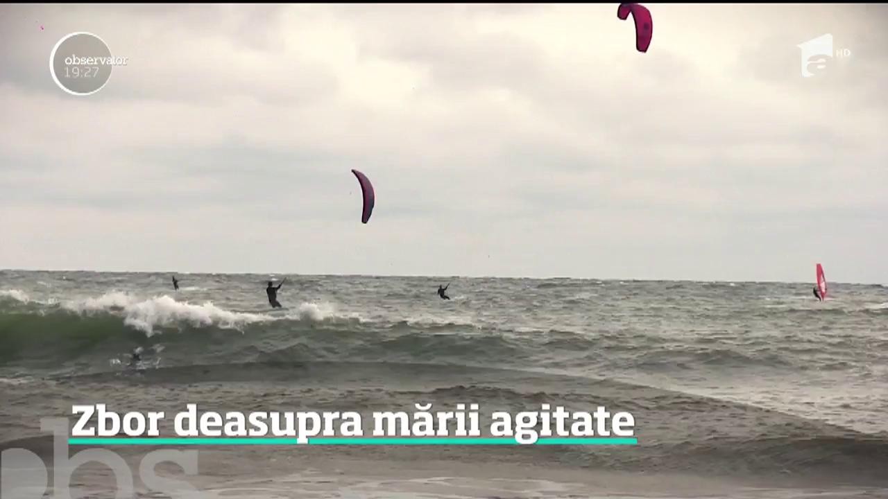 Zeci de kiteri, zbor deasupra mării agitate