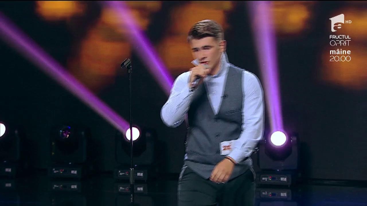 Jerry Lee Lewis - Great Balls Of Fire. Vezi cum cântă Valentin Paraschiv, la X Factor!