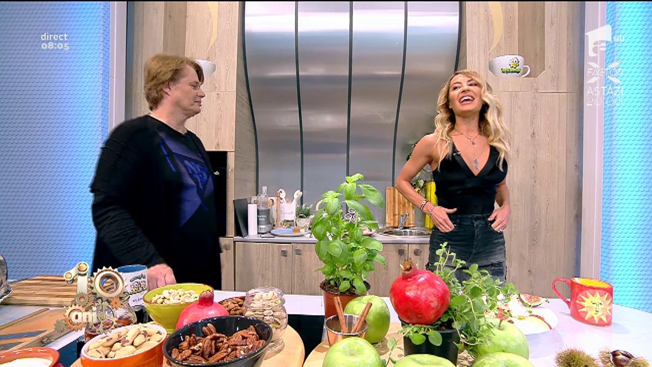 Ușa secretă din culisele emisiunii! Răzvan: "Aș vrea să găsesc &icirc;n spatele ei o mașină a timpului"