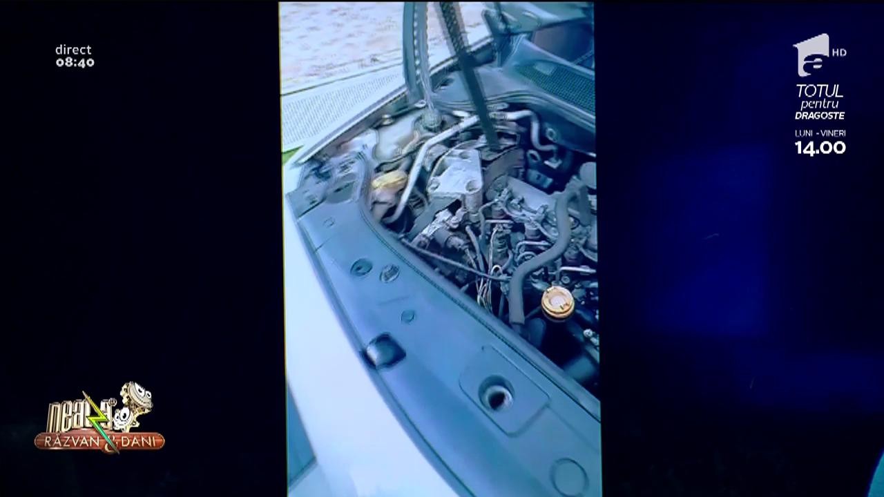 Smiley News! Cum să scoți o curea ruptă la mașină