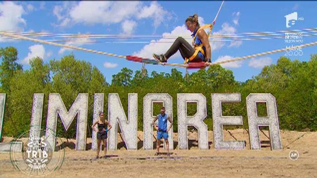 Proba de la duel -"Lupta la &icirc;nălţime"! Paula c&acirc;ştigă confruntarea cu Ema! Echipa albastră mai pierde un membru!