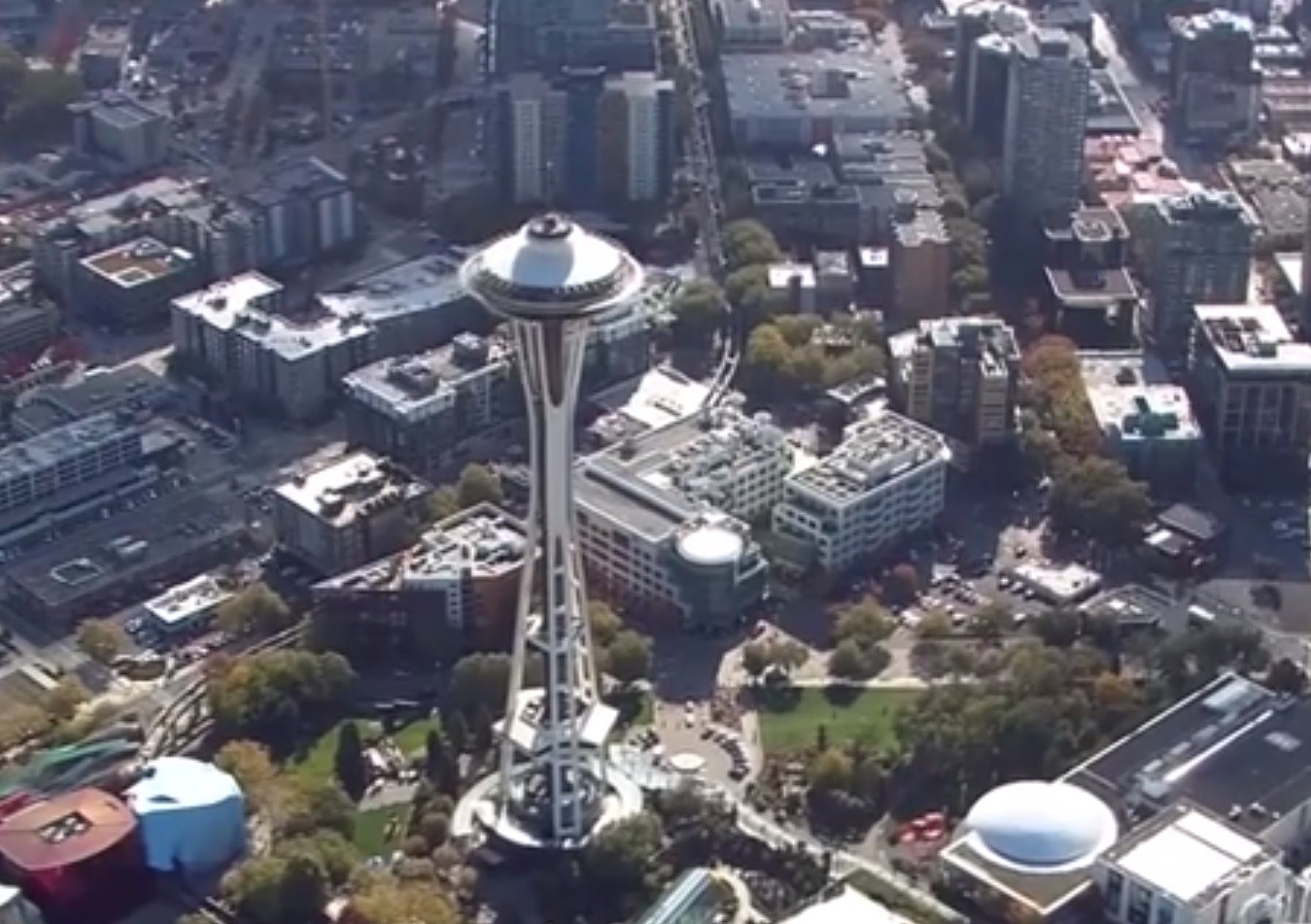 Acrobaţii riscante la 180 de metri &icirc;nălţime