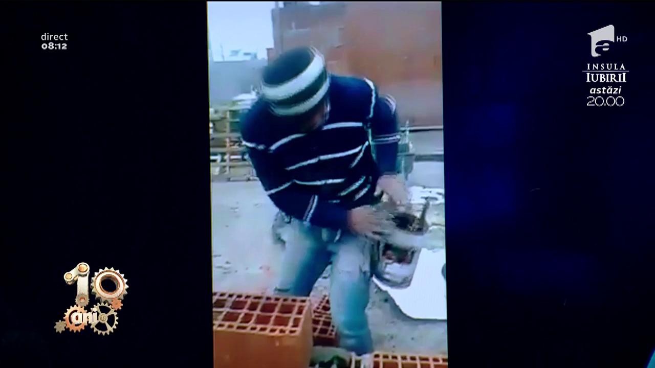 Smiley News. Cum se &icirc;ncălzește Dorel pe șantier