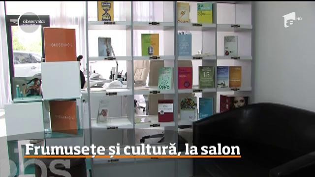 O hairstylistă din Oradea a găsit metoda pentru a-şi determina clientele să nu mai stea cu ochii &icirc;n telefonul mobil. Cum a procedat