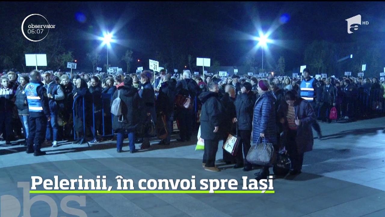 Peste 7.000 de credincioşi au plecat de l&acirc;ngă Bucureşti spre Iaşi pentru a se &icirc;nchina la moaştele Cuvioasei Parascheva