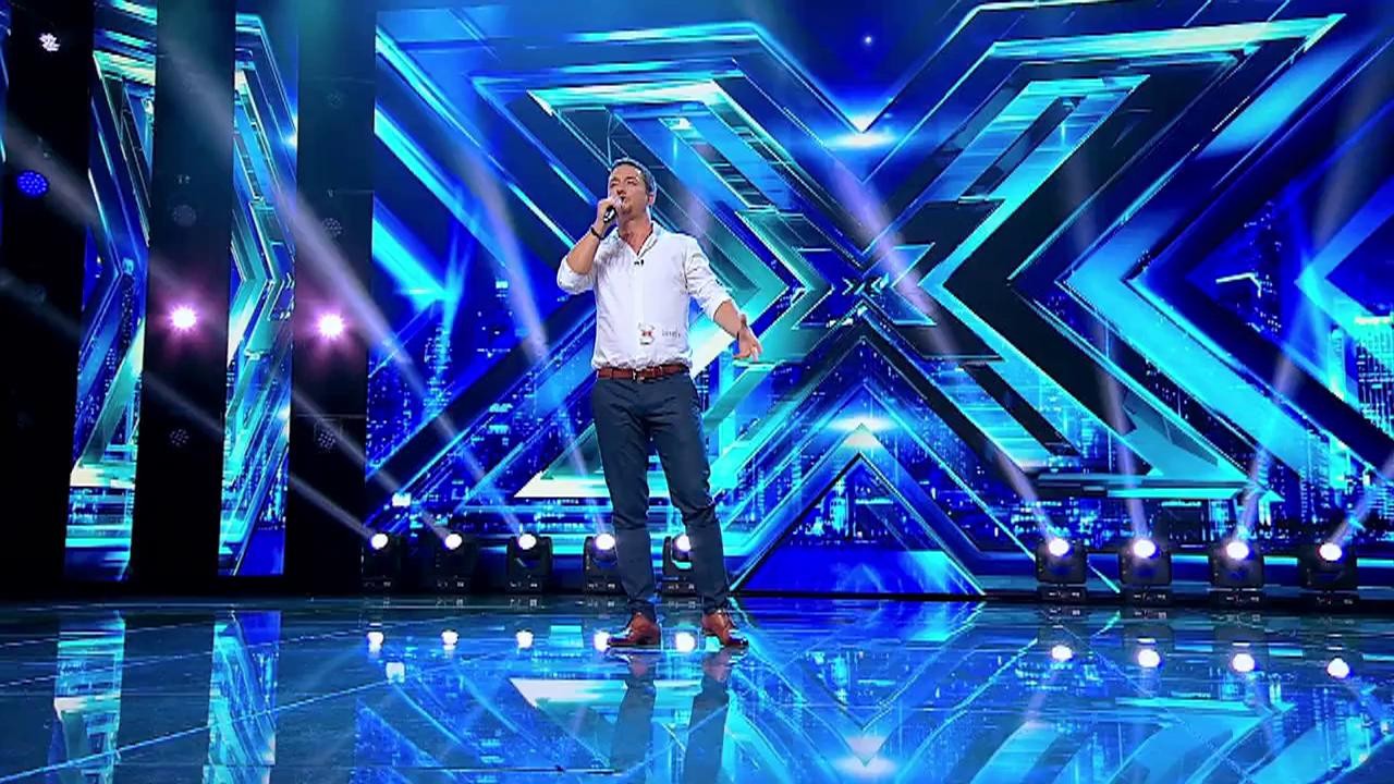 Când a fost să moară Ştefan. Vezi cum cântă Ștefan Leonte, la X Factor!