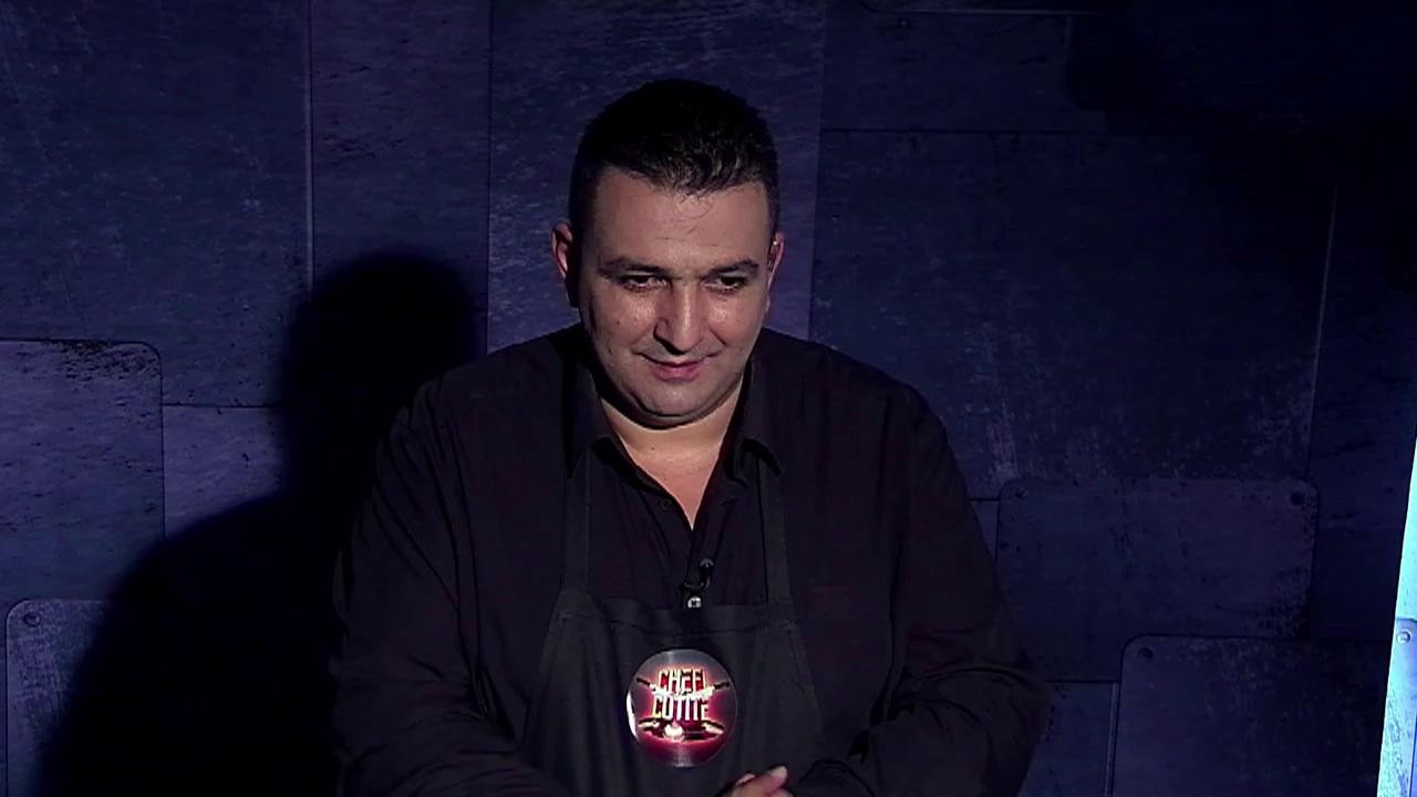 Virgil Oancea gătește foie gras pe brioșă cu reducție de zmeură și miere