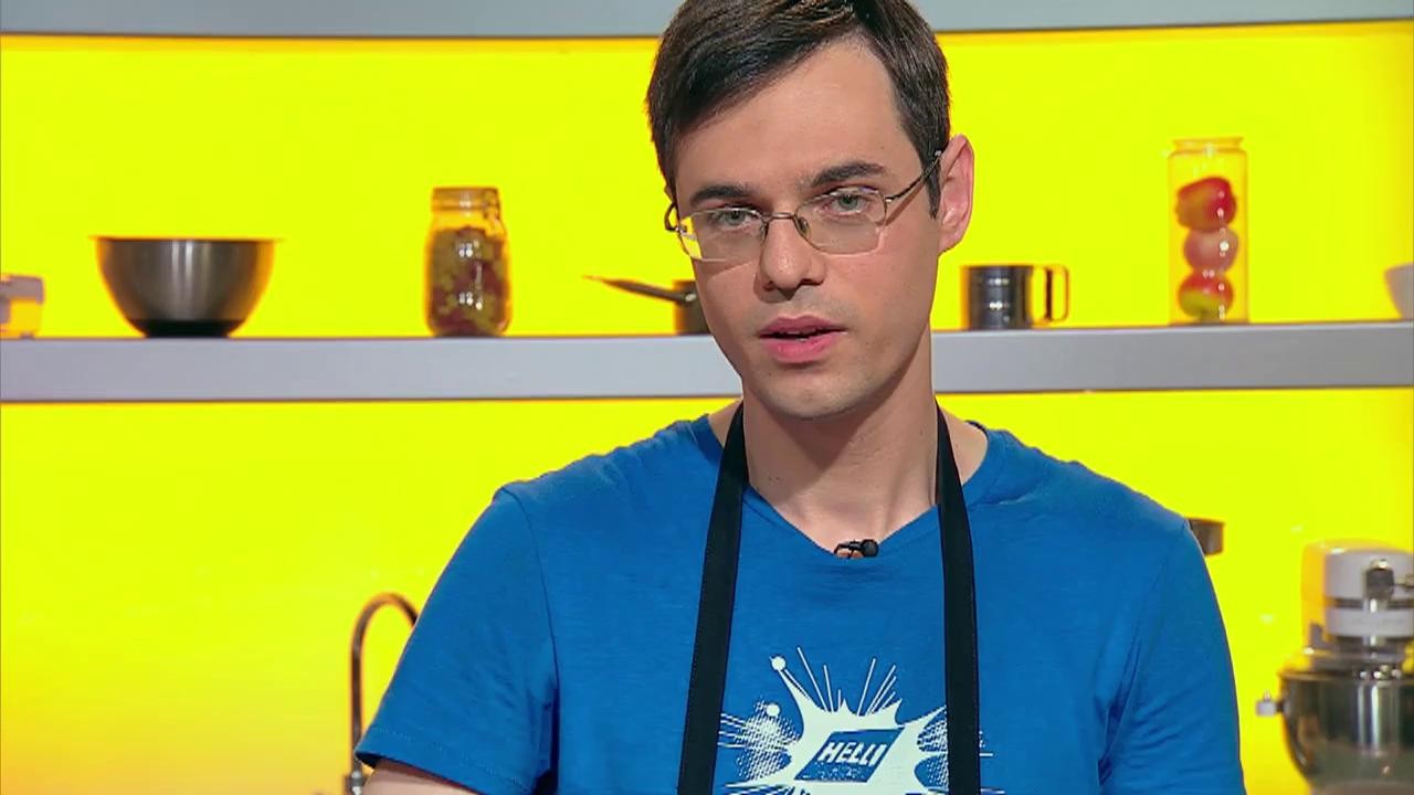 După ce și-a încercat norocul la X Factor, Cristi Giambașu vrea să-i lase mască pe cei trei chefi cu preparatul său: "Am venit aici ca să impresionez o femeie"