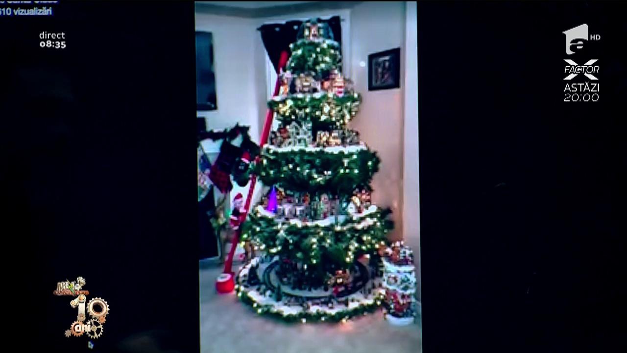 Smiley News. Bradul de Crăciun care se &icirc;nalță pe mai multe etaje