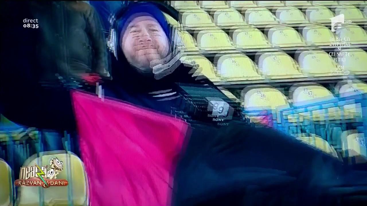 Smiley News. Ultrașii personali ai lui Puberu, cameramanul de la Neatza