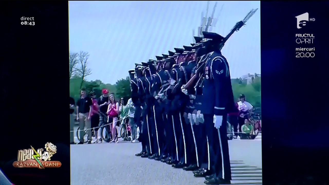 Smiley News. Spectacol cu arme de război, pe stradă
