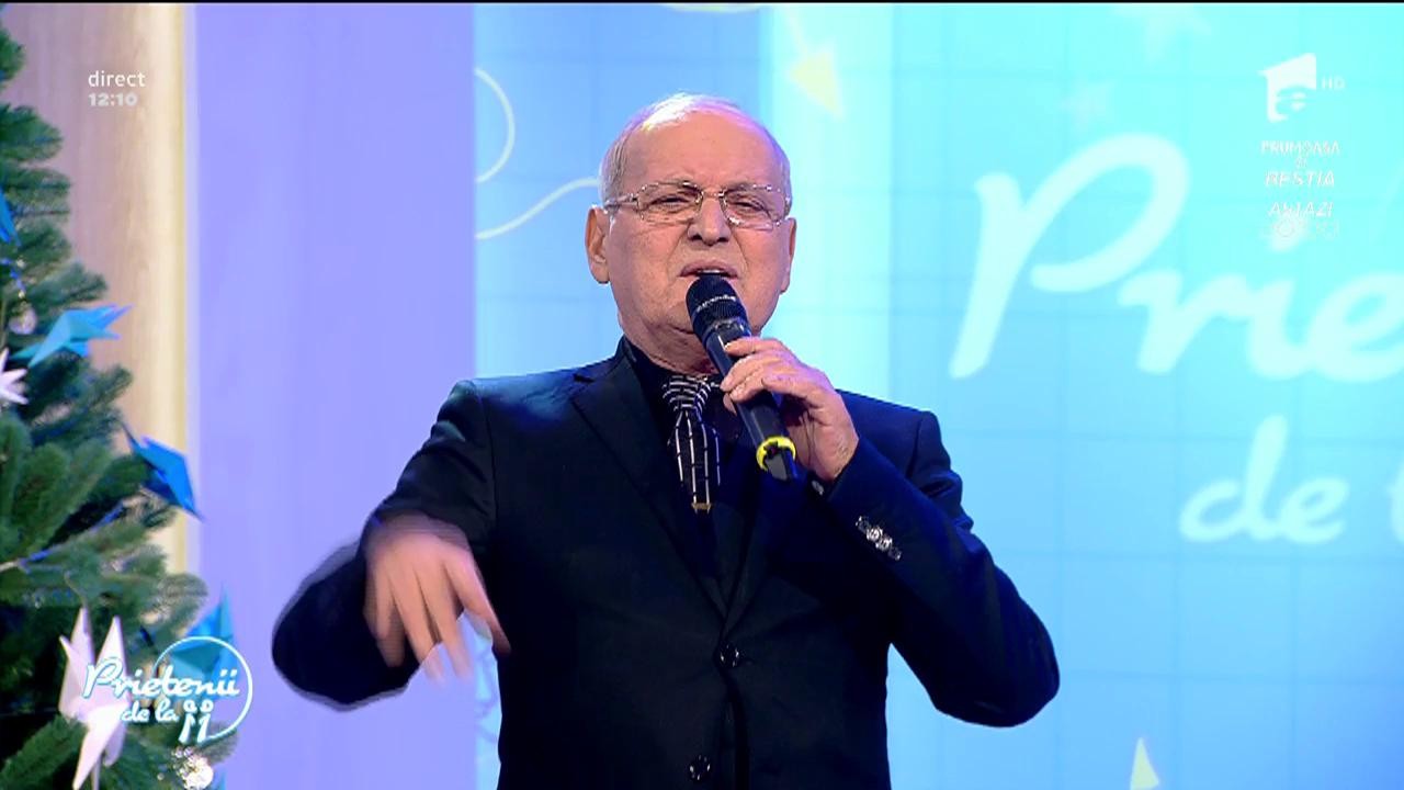 Nelu Ploieșteanu cântă, la "Prietenii de la 11", melodia "Foaie verde, măr domnesc"